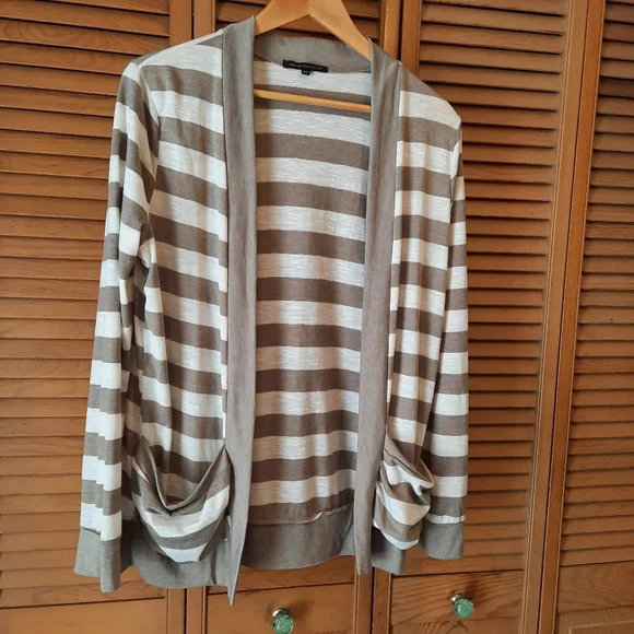 Urban Behavior Open Cardigan - Picture 1 of 6